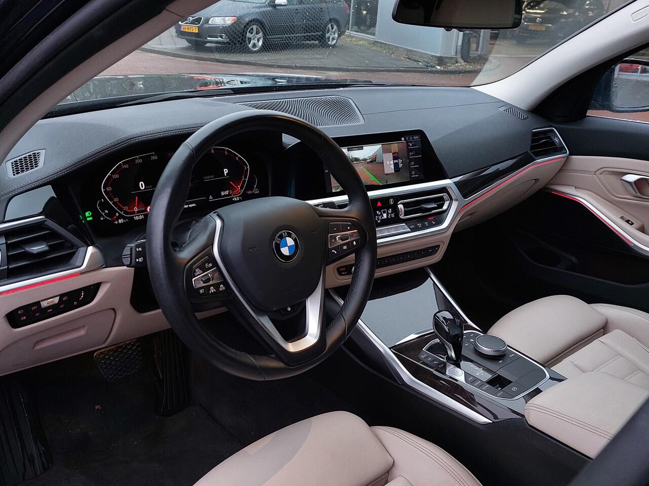 BMW 3-SERIE Touring 320i 184pk Automaat High Executive Individual | Origineel NL | Navi | Apple Carplay | Adap.Cruise | Leder+Verwarmd | Dodehoek+Rijstrooksensor | Pdc V+A+Assist+360 Camera | Privacy Glass