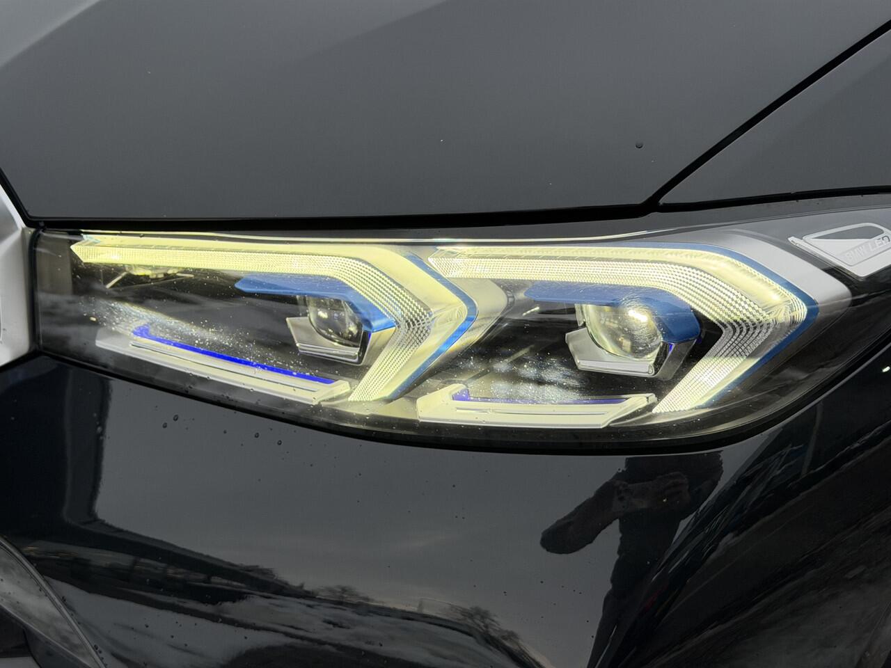 BMW 3-SERIE Touring 330e xDrive M Sport Pano-Dak | Adapt. Cruise | M-Stoelen | HUD | Stoelverw.