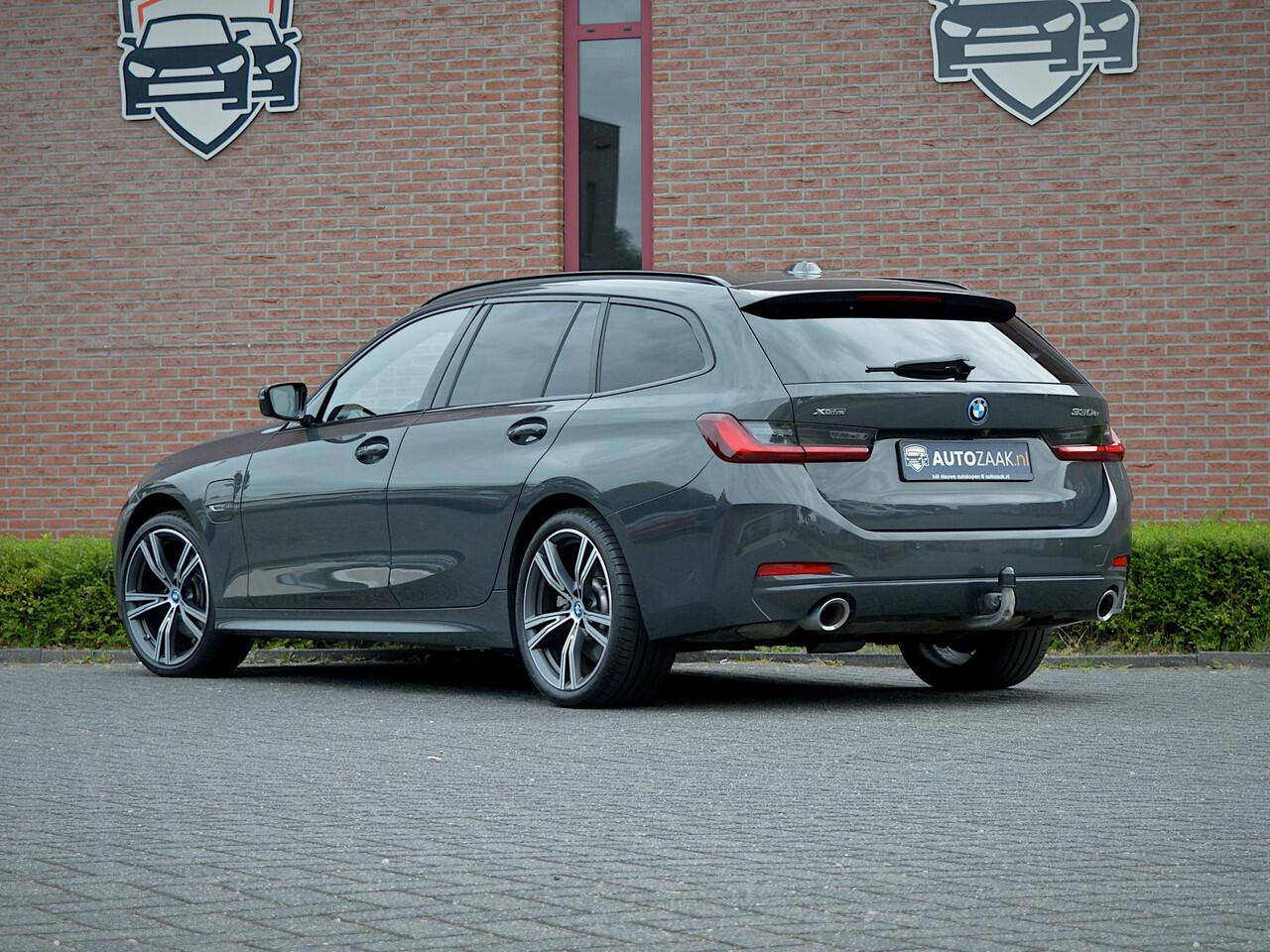 BMW 3-SERIE Touring 330e xDrive Touring | Individual
