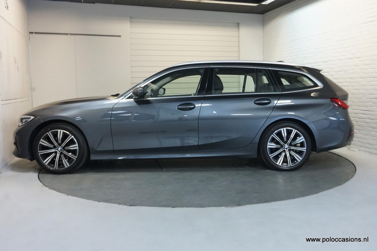 BMW 3-SERIE Touring 320i High Exec Leder | Sportinter | Carplay | DAB +