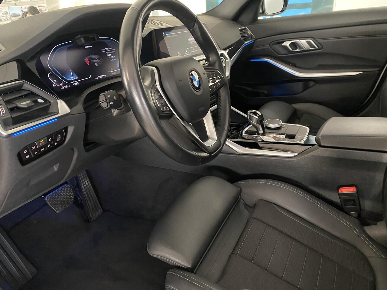 BMW 3-SERIE Touring 320e Sportline Panoramadak / Led verlichting / Carplay/ Wit metallic /