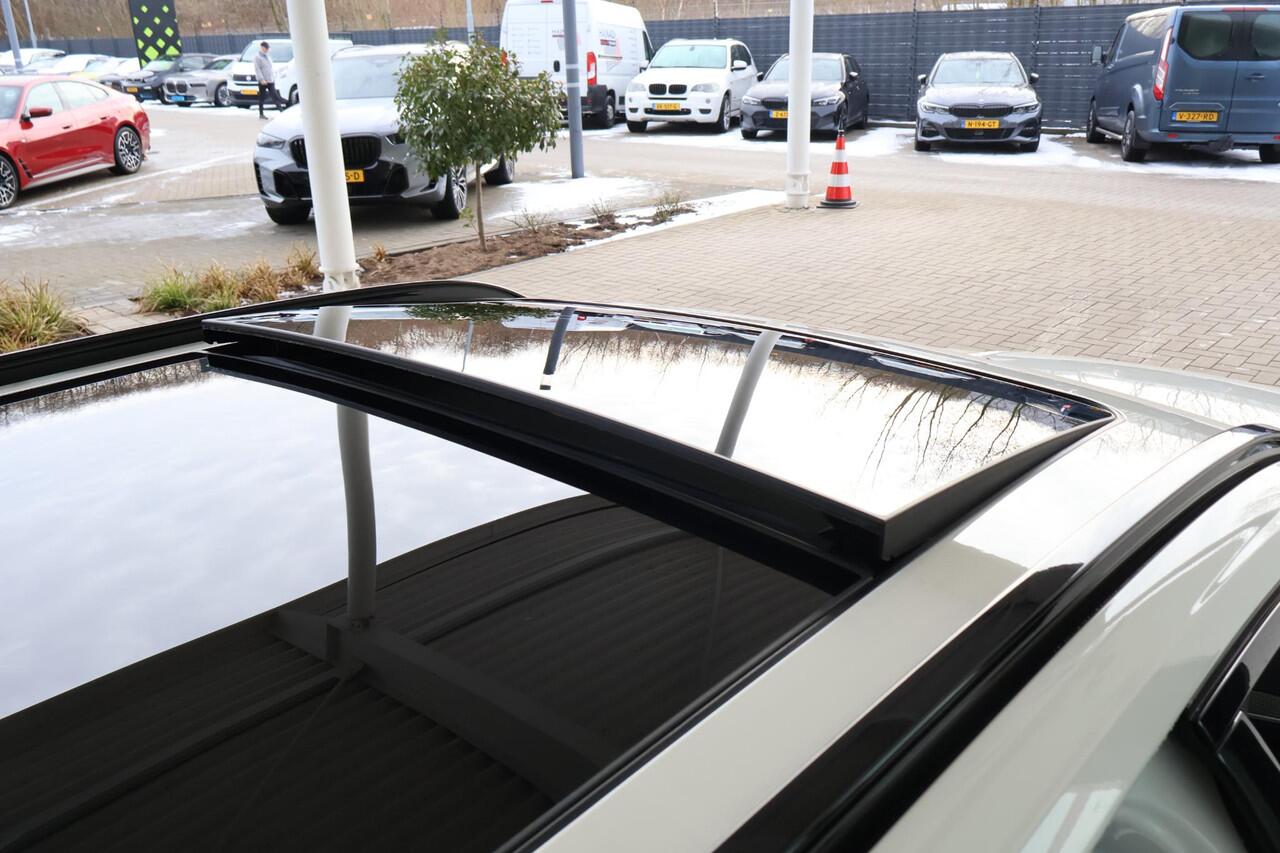 BMW 3-SERIE Touring 330i High Executive Edition