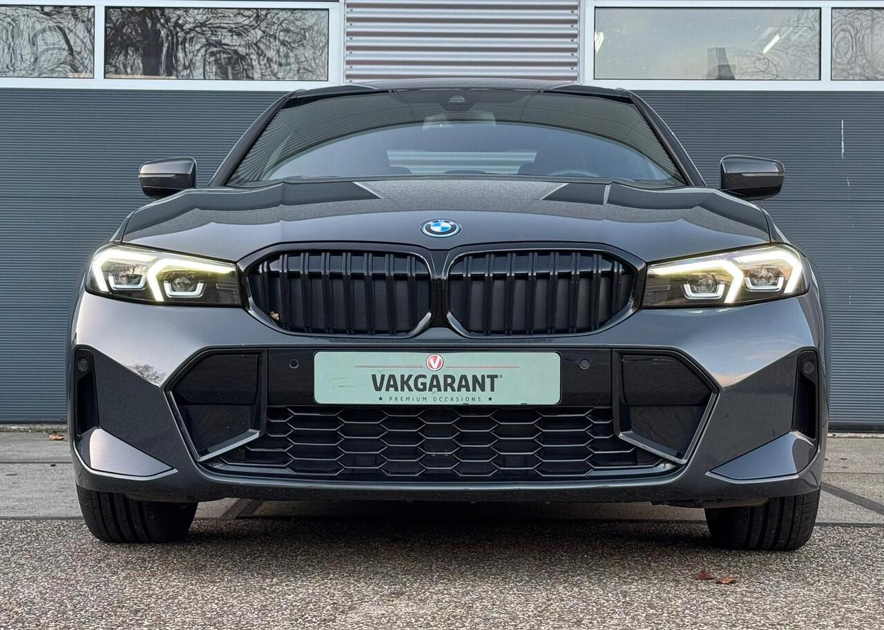 BMW 3-SERIE 330e High Executive |schuif dak | Harman-Kardon |Dravitgrau |