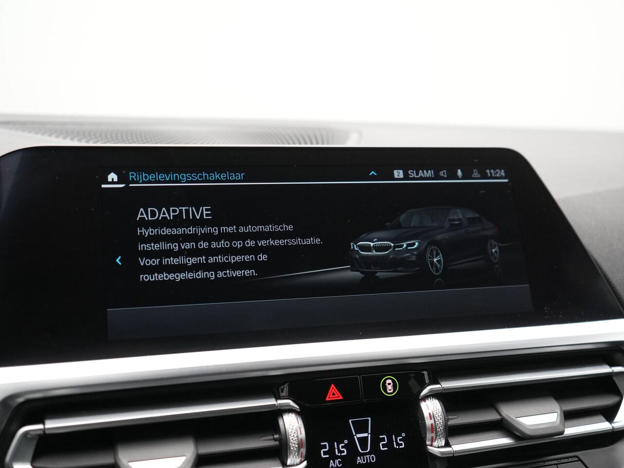 BMW 3-SERIE 330e M Sport Plug In Hybrid 293pk Dealer O.H. PHEV | Adaptief Onderstel | Sfeerverlichting | Alcantara Sportstoelen Verwarmd | Virtual | Apple Carplay | Navigatie | Cruise Control | DAB | 19"L.M |