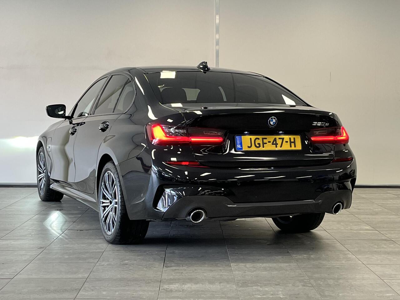 BMW 3-SERIE 320e M-sport | soH 95,6 % | LASER LIGHT | CARPLAY | CAMERA | LEER/ALCANTARA |
