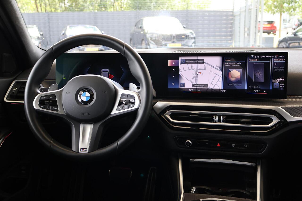 BMW 3-SERIE Touring 330i | M Sportpakket Pro | Glazen Panoramadak | Lederen Sportstoelen | Parkeersensoren voor en achter | Climate Control | HiFi Systeem