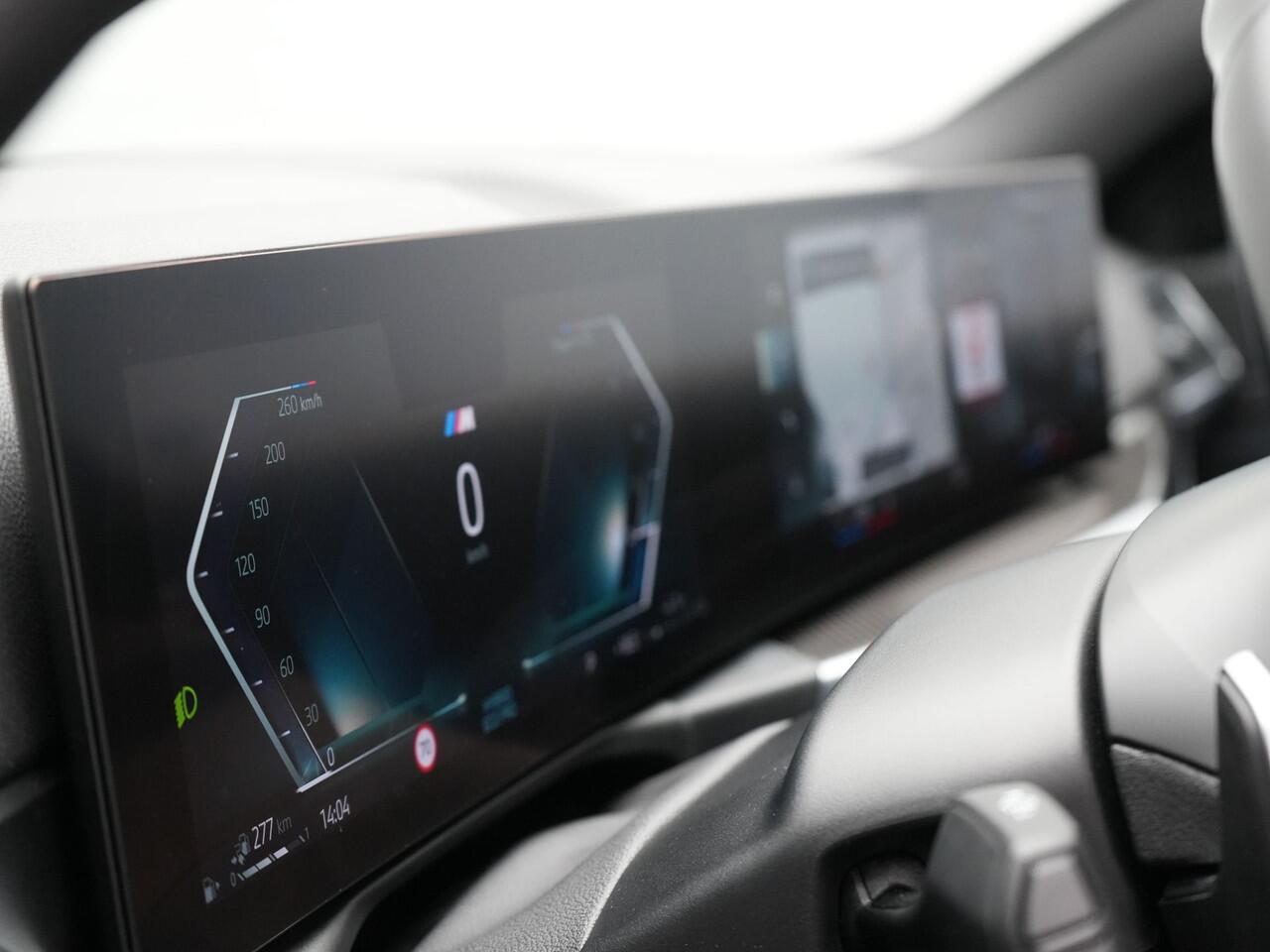 BMW 3-SERIE Touring 330e M Sport LCI Facelift Model Plug In Hybrid 292pk Dealer O.H PHEV | Widescreen Navi | Adaptive Cruise | Alcantara Sportstoelen Memory & Verwarmd | Camera | Sfeerverlichting | Apple Carplay | Blis | Keyless | DAB |