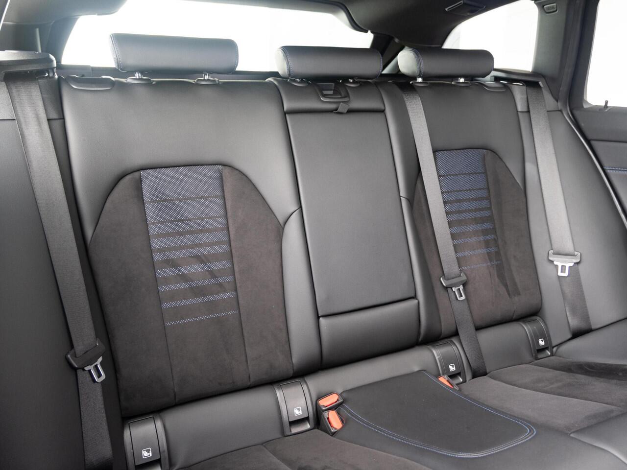 BMW 3-SERIE Touring M340i xDrive | Innovationspakket | Verwarmd Stuurwiel | Comfort Access | Panoramadak | Stoelverwarming | Laserlight | Head-Up Display | Harman Kardon | 19''