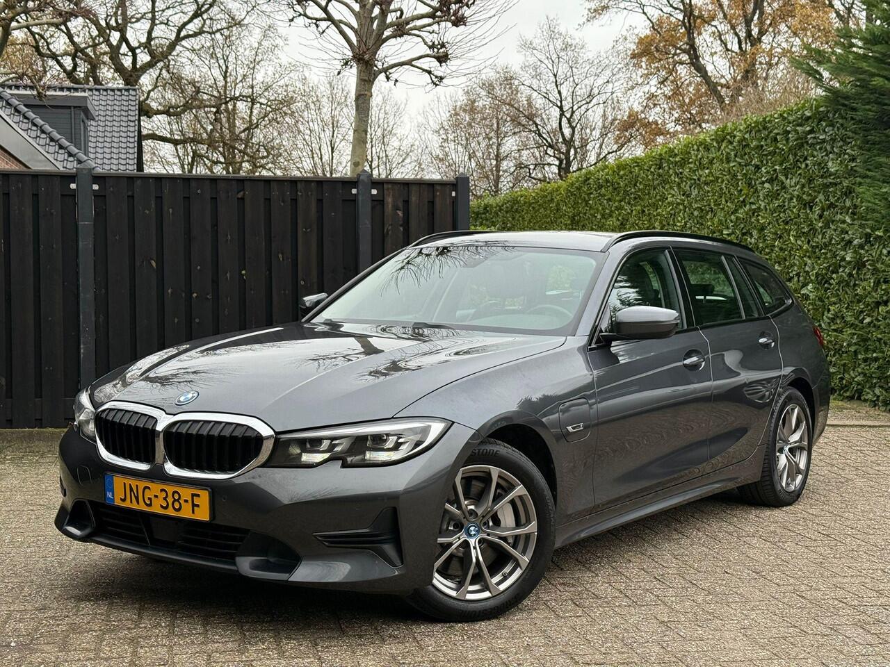 BMW 3-SERIE Touring 330e