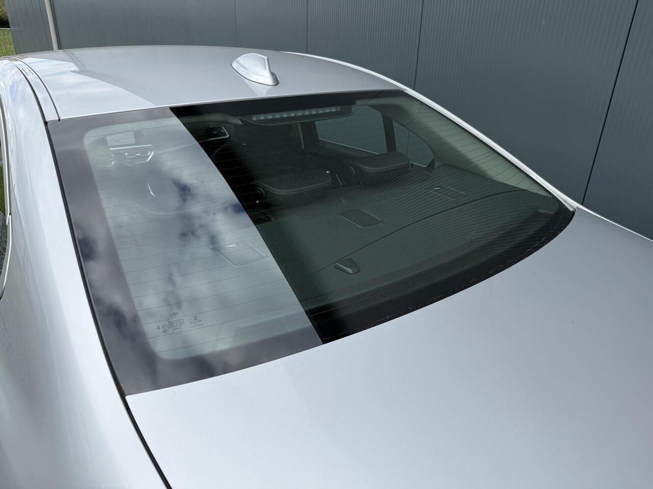 BMW 3-SERIE 320i Automaat High Executive Sedan