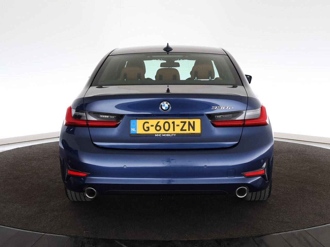 BMW 3-SERIE 330e eDrive Edition | Navi | Carplay | Leer | Cruise | PDC V+A | *