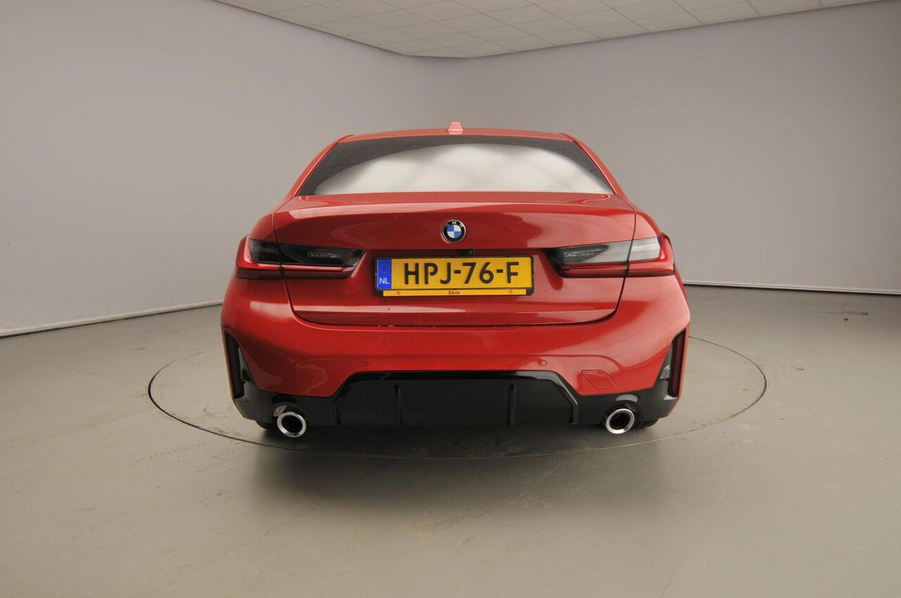 BMW 3-SERIE Sedan 320i | M-Sportpakket | LED | Leder | HUD | Keyles go | Stoelverwarming | DAB | Hifi speakers | Alu 18 inch