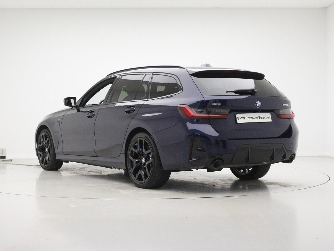 BMW 3-SERIE Touring 330e xDrive M-Sport Pro | Panorama | CoPilot | Harman Kardon | Trekhaak | Memory | 19" Jet Black