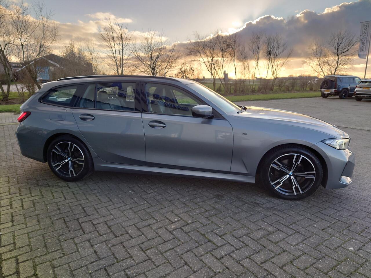 BMW 3-SERIE Touring 320i High Executive / M-Sport / LED / DAB / HIFI / Camera / Bomvol