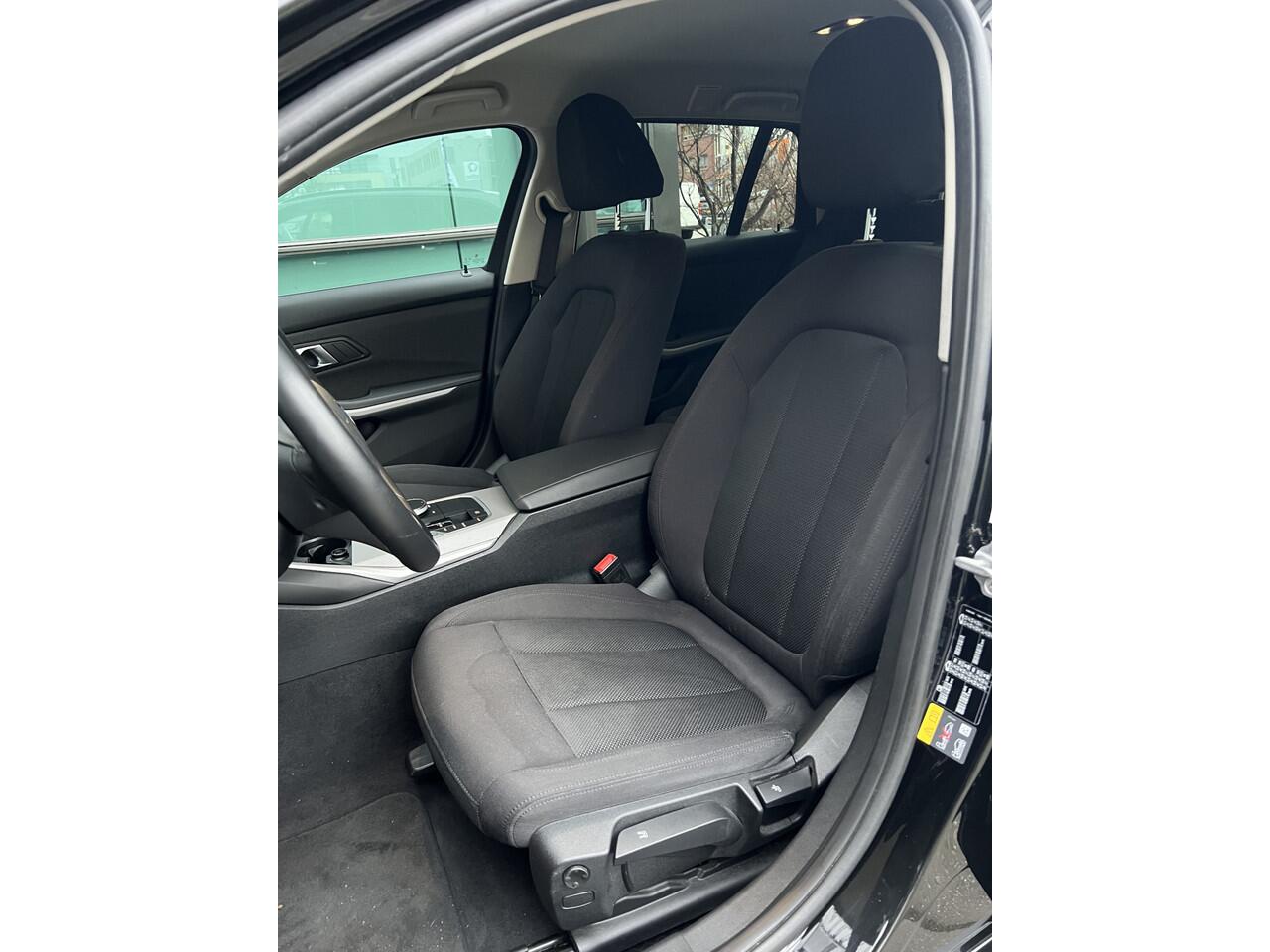 BMW 3-SERIE Touring Hybride 330e | AUTOMAAT | CARPLAY/ANDROID | CAMERA | NAVI | CRUISE CONTROL | CLIMATE CONTROL | PDC V+A | LMV | STOELVERWARMING | ELEKTR. ACHTERKLEP | LICHT+REGEN SENSOR | LED | BLUETOOTH