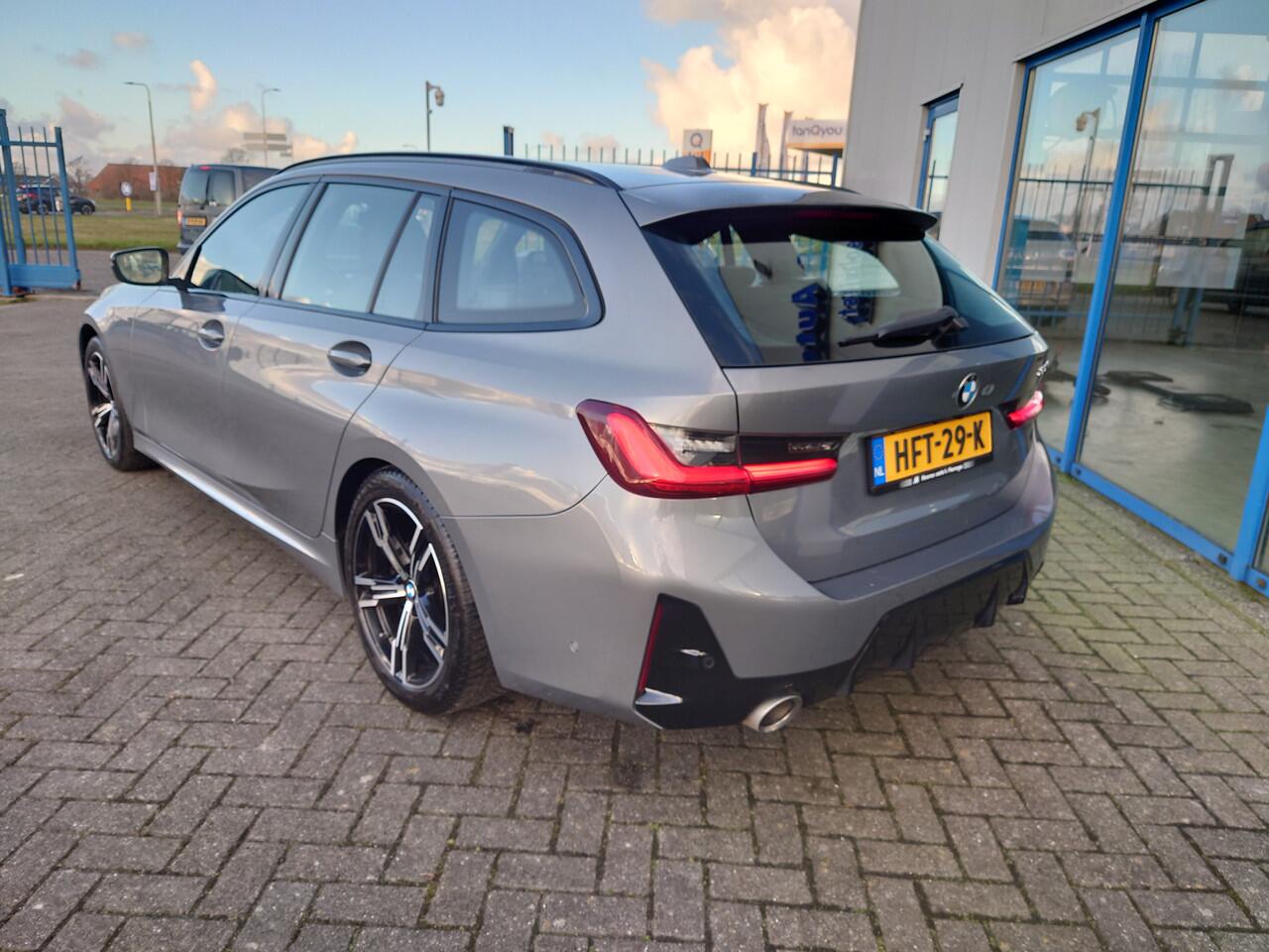 BMW 3-SERIE Touring 320i High Executive / M-Sport / LED / DAB / HIFI / Camera / Bomvol