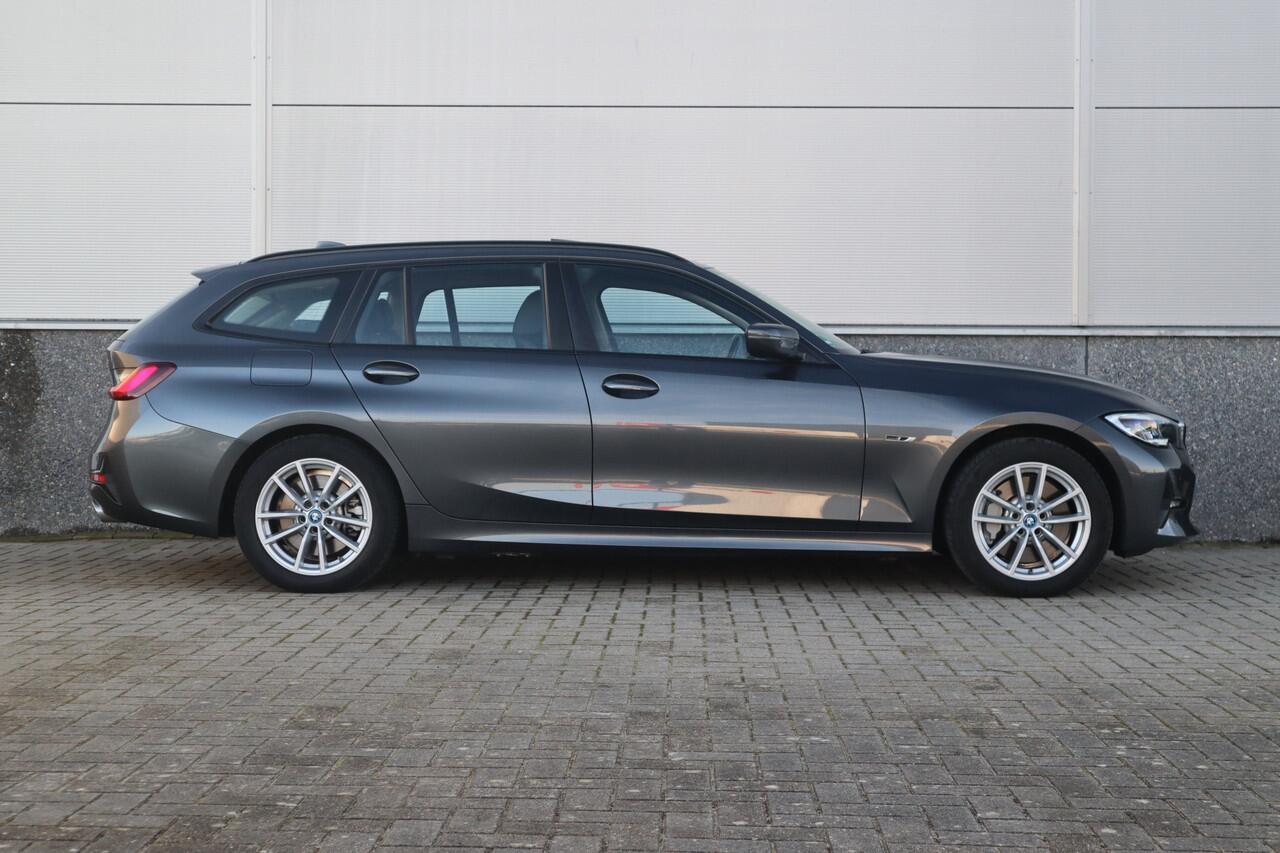 BMW 3-SERIE Touring 330e xDrive Business Edition Plus Pano dak / Laser / Sportstoelen / Leder /