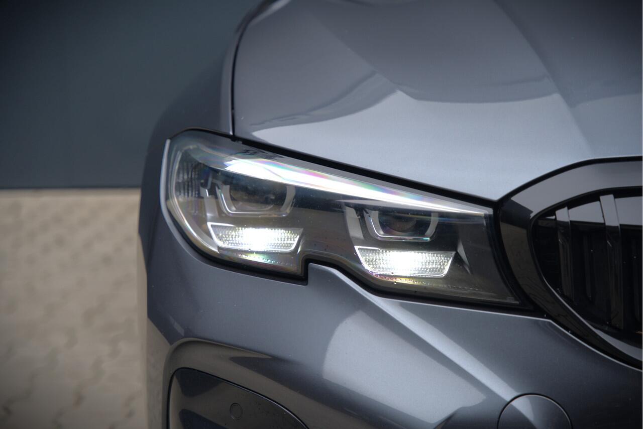 BMW 3-SERIE Touring 330e High Executive M Sport | M Performance | PDC | Leer | Hifi | Ambiance Verlichting | Stoelverwarming | Adaptive Cruise Control | BTW | LED | Shadow Line | Keyless | Navigatie Prof. | DAB |