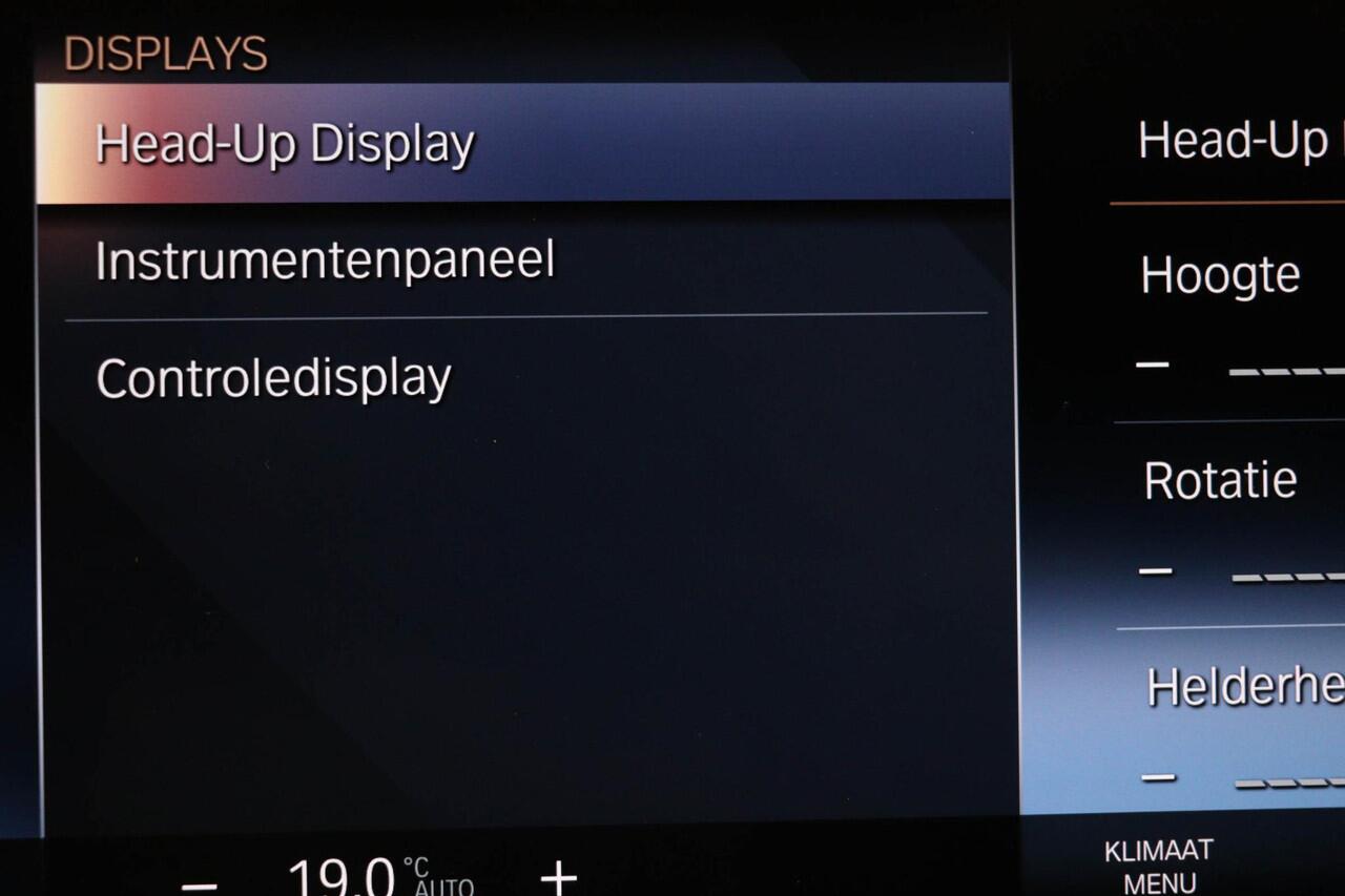 BMW 3-SERIE Touring 320i M-Sport | PANORAMADAK | ENTERTAINMENT / COMFORT / TREKHAAK