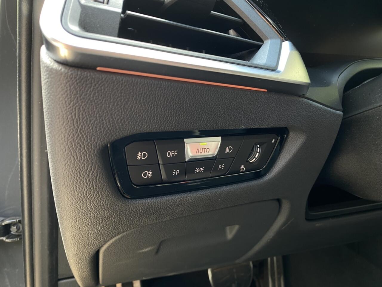 BMW 3-SERIE 320i Business Ed.