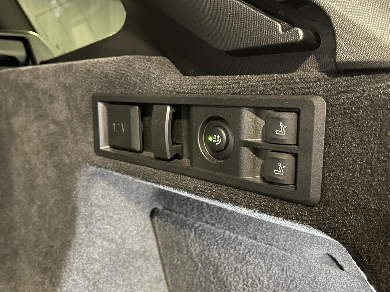 BMW 3-SERIE Touring 330e xDrive M Sport 18"/Panoramadak/Trekhaak/Dodehoek/Keyless/Head-up/Laser LED/Camera/HiFi/Stoelverwarming