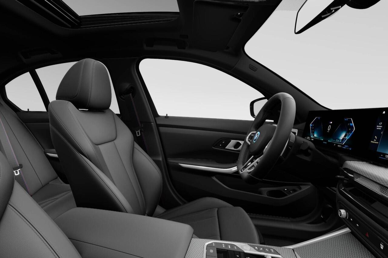 BMW 3-SERIE Sedan 330e | M Sport Pro | Comfort Pack | Active Cruise Control | Elektrisch bediend glazen schuif-/kanteldak