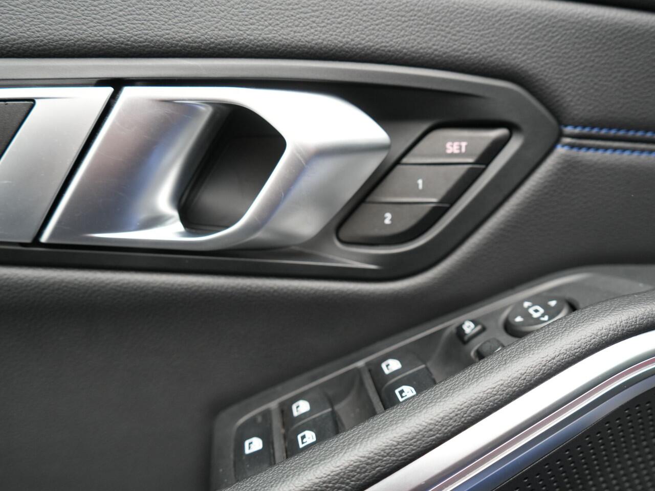 BMW 3-SERIE Touring 330e M Sport Plug in Hybrid 293pk Dealer O.H PHEV | Panodak | Adaptive Onderstel | Laser LED | Alcantara Sportstoelen Memory | Head Up | Camera | 19"L.M | Keyless | Apple Carplay | Navigatie | Virtual | DAB |