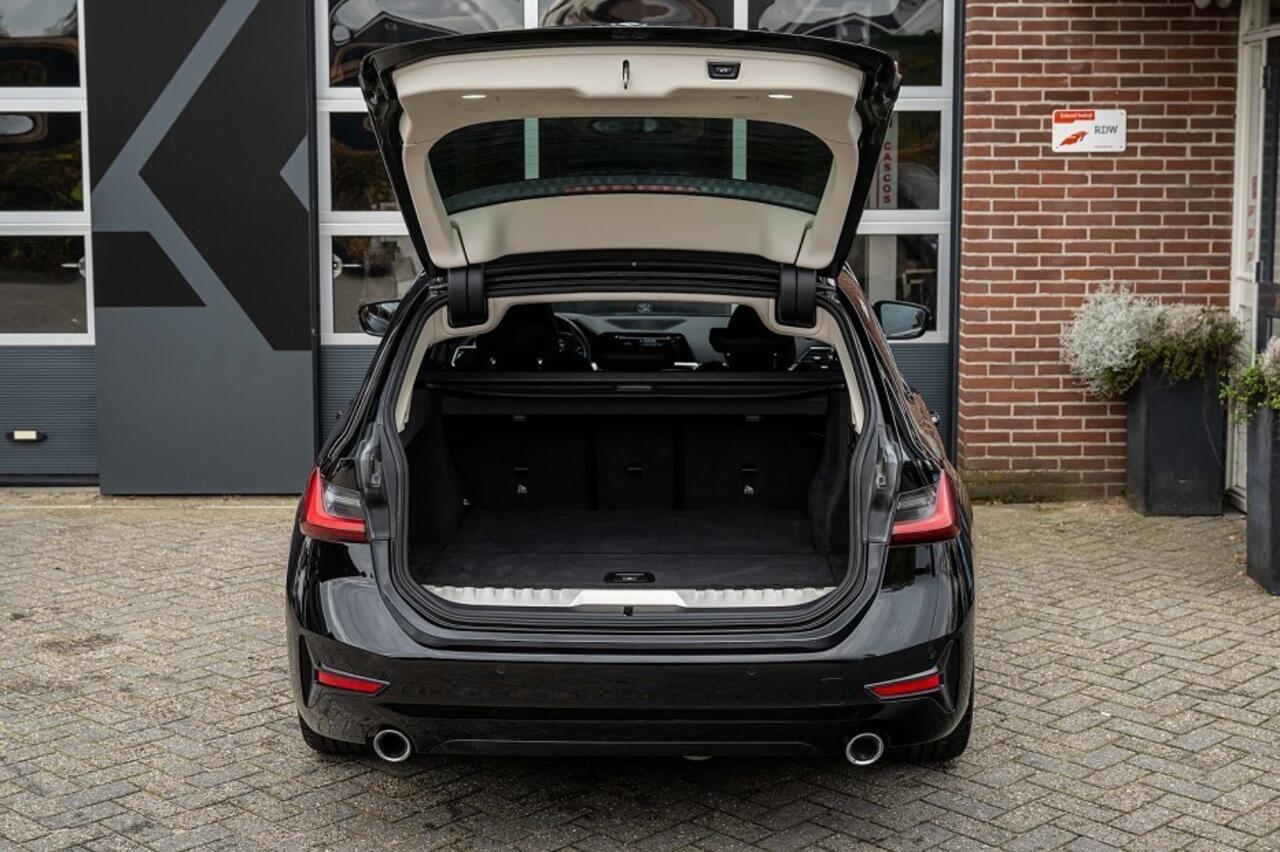 BMW 3-SERIE 330e xDrive | Sportline | Shadow | ACC | Elek. trekhaak | Parkeersenoren | Apple carplay | 17' Inch |