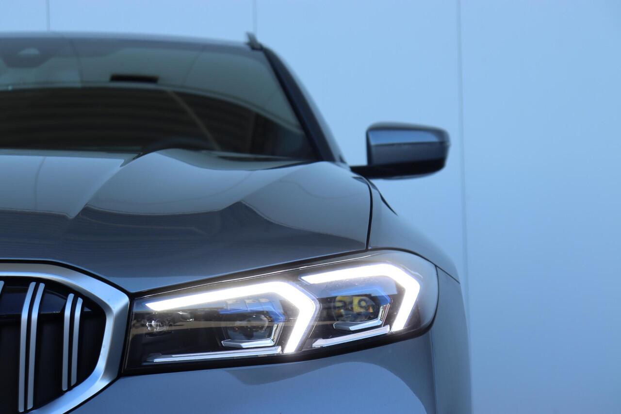 BMW 3-SERIE Touring 320d xDrive M-Sportpakket/ Elektrische trekhaak/ Comfort Acces/ Innovation Pack