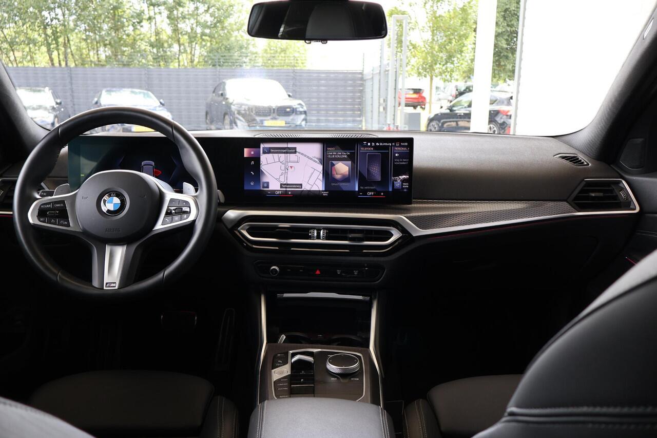 BMW 3-SERIE Touring 330i | M Sportpakket Pro | Glazen Panoramadak | Lederen Sportstoelen | Parkeersensoren voor en achter | Climate Control | HiFi Systeem