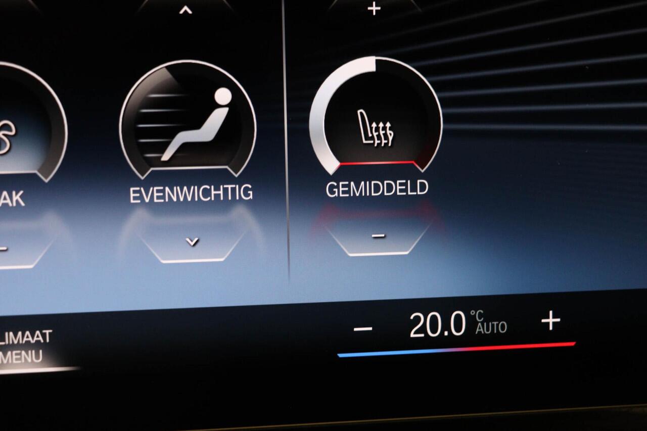 BMW 3-SERIE Touring 320i M-Sport | PANORAMADAK | ENTERTAINMENT / COMFORT / TREKHAAK