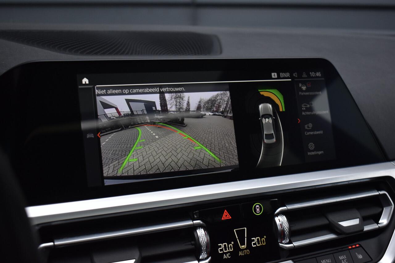 BMW 3-SERIE 320e M Sport Shadow | Pano | Laser Light | Head-Up | CarPlay | 19'' Wielen | Donker Getint Glas |