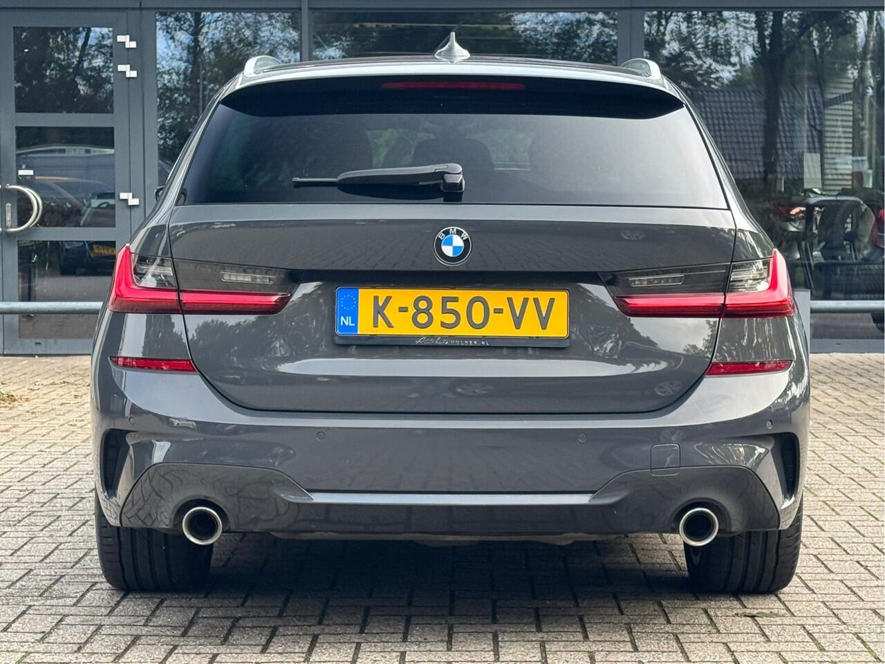 BMW 3-SERIE Touring 330e High Executive M-pakket/Panoramadak/Navigatie/Leder