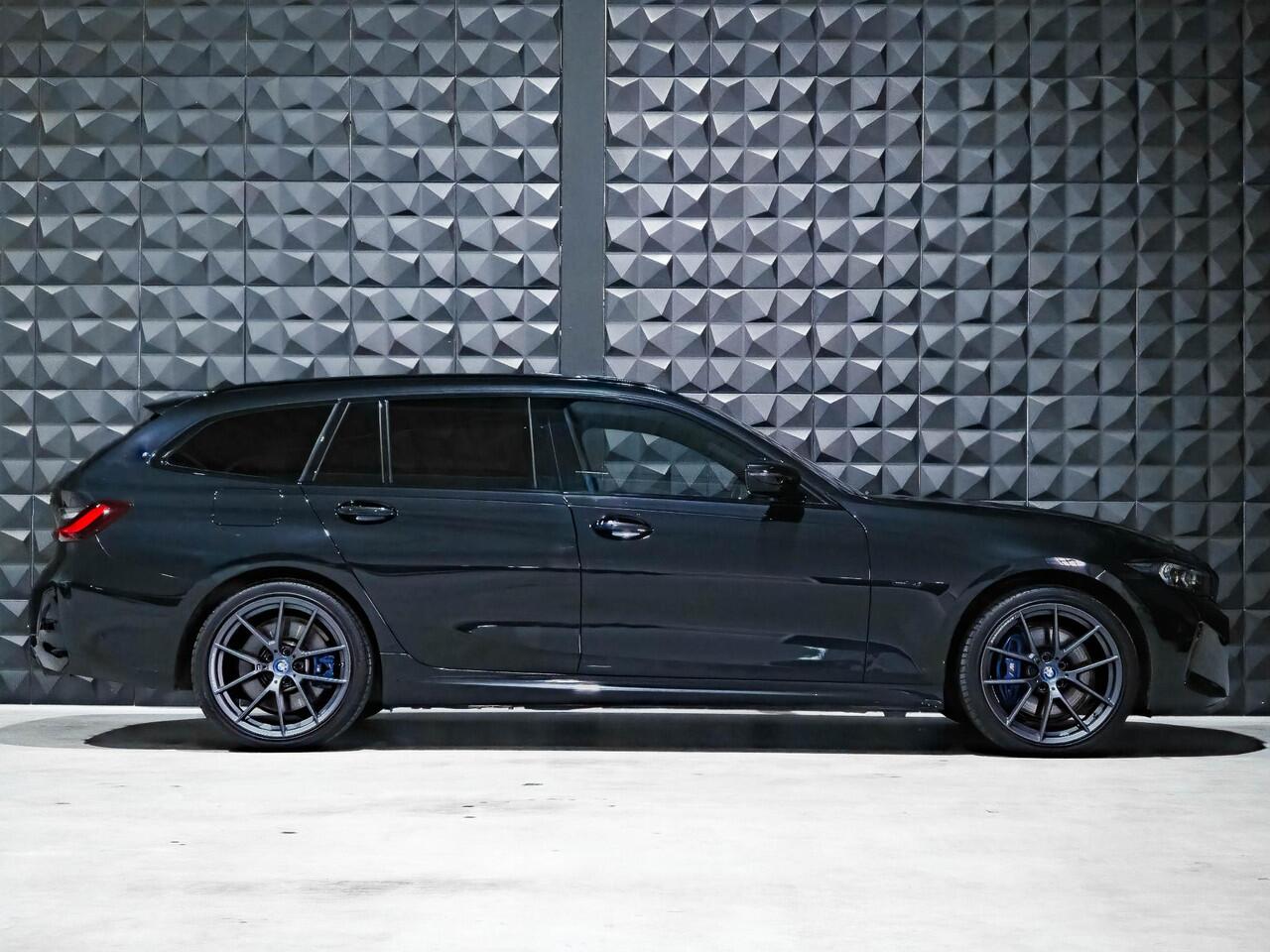 BMW 3-SERIE Touring 330e xDrive M Sport Pro | Pano | H/K | M-Tech Stoelen | HUD | Memo | Topv | Side | ACC | 19"M-Performance | Leer |