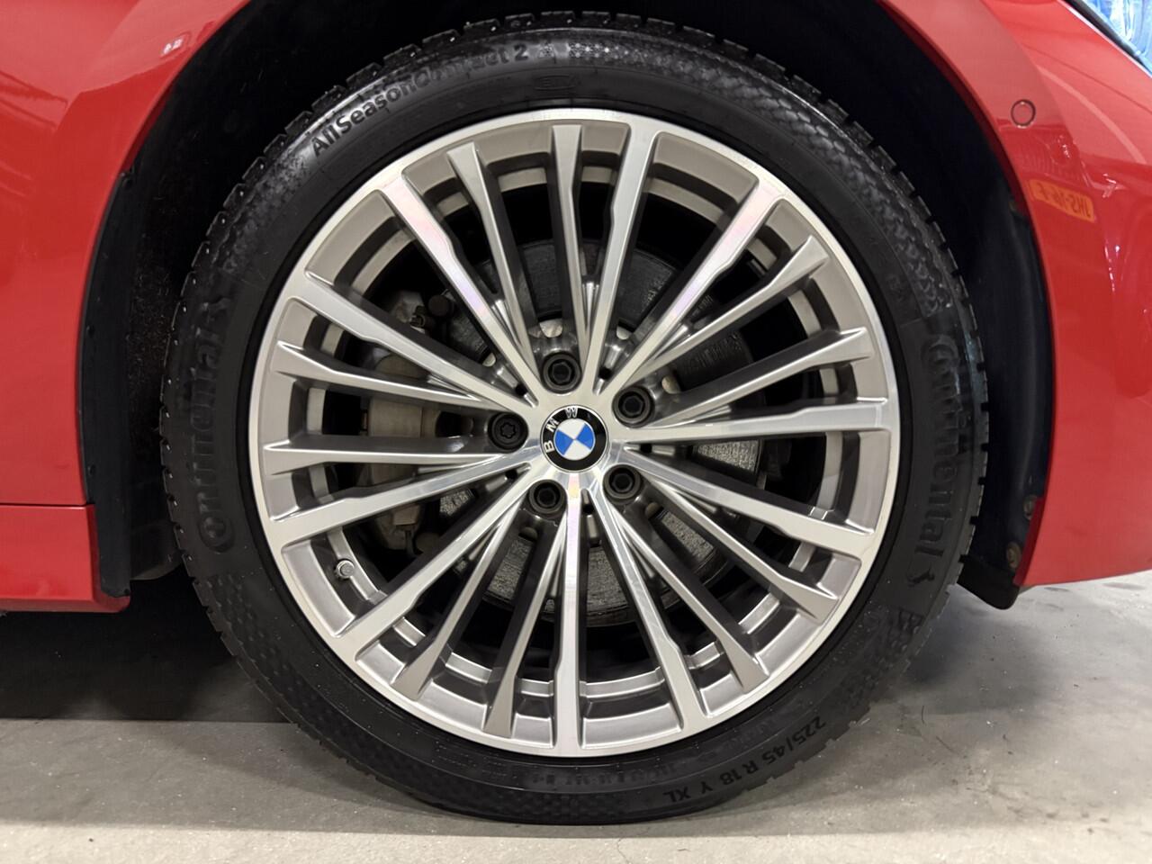 BMW 3-SERIE Touring 330e High Exe 87DKM/PANO/LASER/TREKHAAK/HEAD-UP/H&K/ACC/360CAMERA/LEER-SPORT/18"/SHADOW-LINE/SOH 91,5%/MELBOURNE-RED METALLIC/NET OH BEURT GEHAD BIJ BMW DEALER