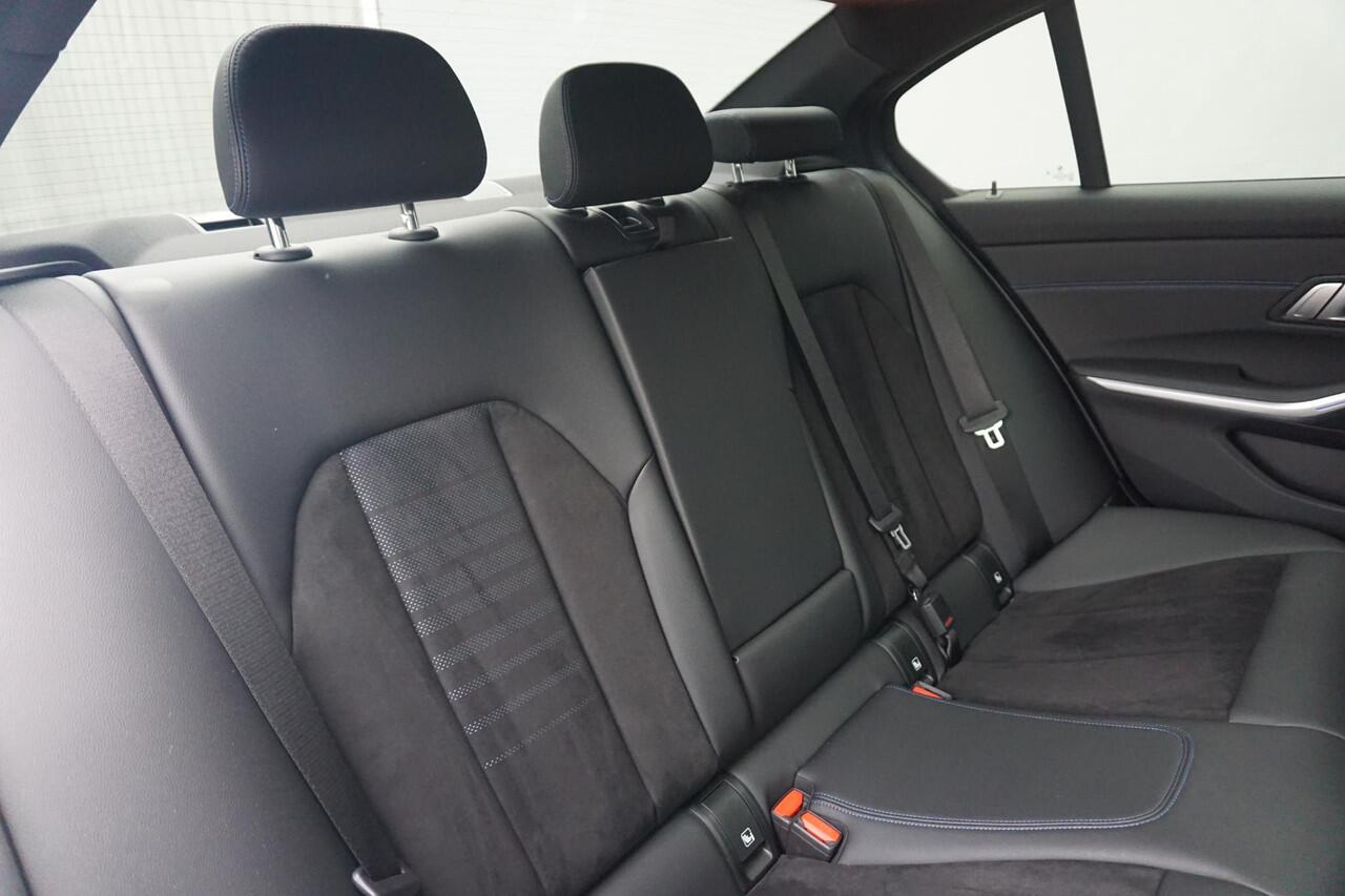 BMW 3-SERIE Sedan 318i M Sportpakket | Elektrisch Schuif-kanteldak / HIFI / Lederen Sportstoelen