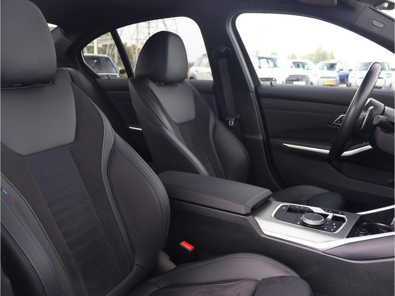 BMW 3-SERIE 320i M Sportpakket/ Schuifkanteldak/ Active Cruise Controle/ 19 inch