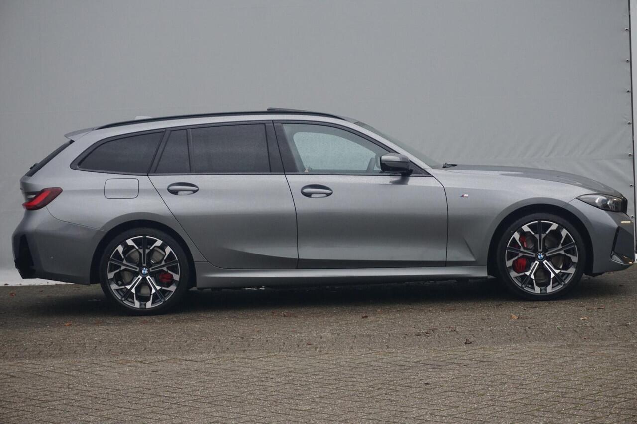 BMW 3-SERIE Touring 330e M Sportpakket Pro 19'' / Panoramadak / Harman Kardon / Driving Assistant Professional / Elektrisch verstelbare stoelen / Trekhaak
