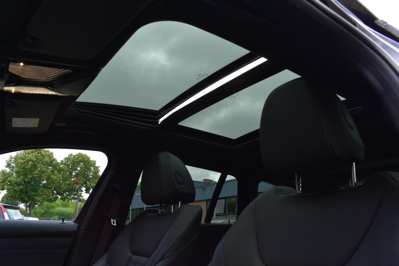 BMW 3-SERIE Touring 330e High Executive M-Pakket, Pano, Apple Carplay, Achteruitrijcamera, Carbon