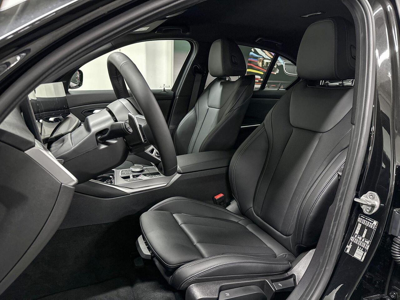 BMW 3-SERIE Sedan 320i | M-Sport | Comfort Pack | Driving Assistant | Harman/Kardon | Comfort Access | Selections