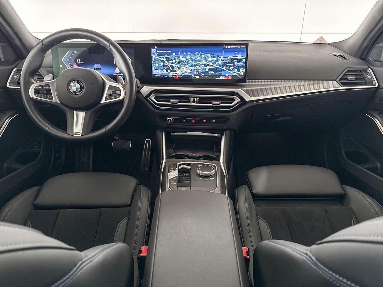 BMW 3-SERIE Sedan 318i | M-Sport | Travel Pack | Entertainment Pack | Schuif-/kanteldak | Selections