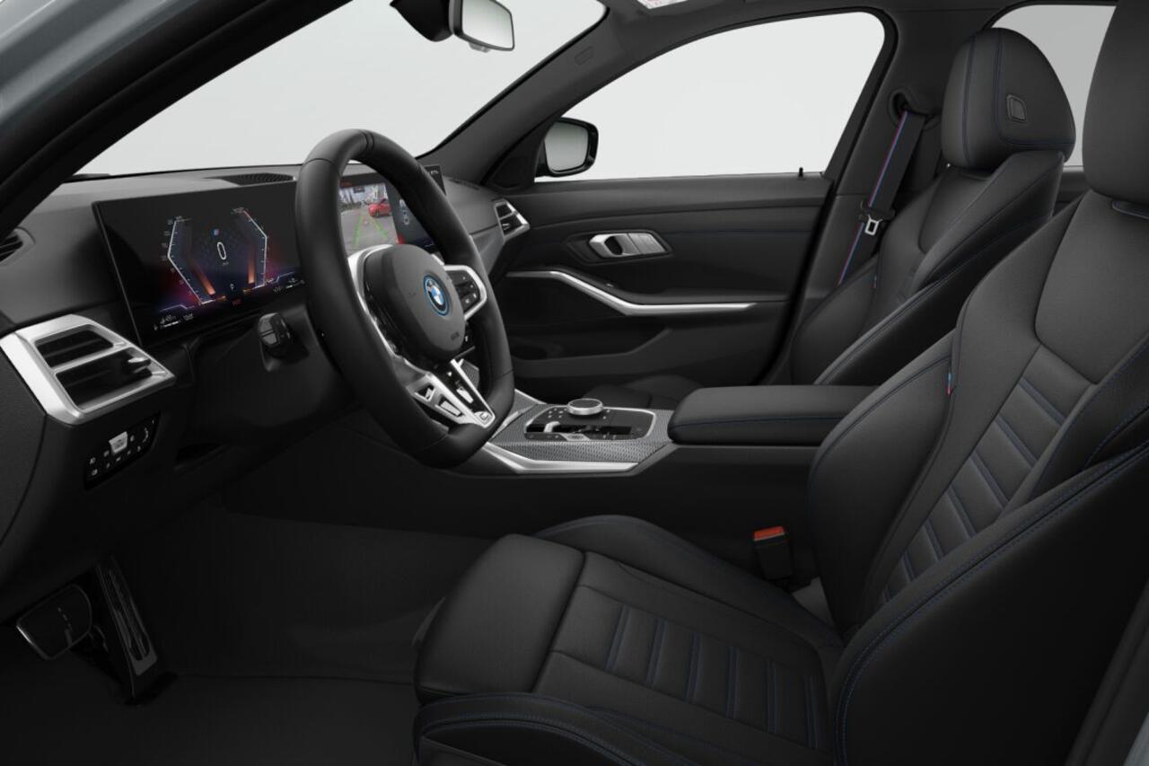 BMW 3-SERIE Sedan 330e | M Sport Pro | Comfort Pack