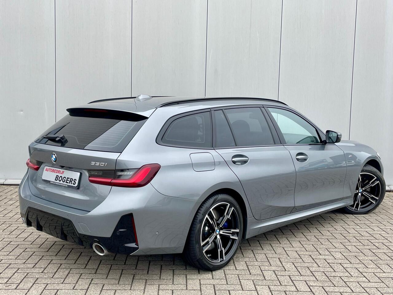 BMW 3-SERIE Touring 330i M-Sport Automaat Navigatie, Climate Control, Adaptive Cruise Control, LED, 18"Lm, Half Leder/Alcantara