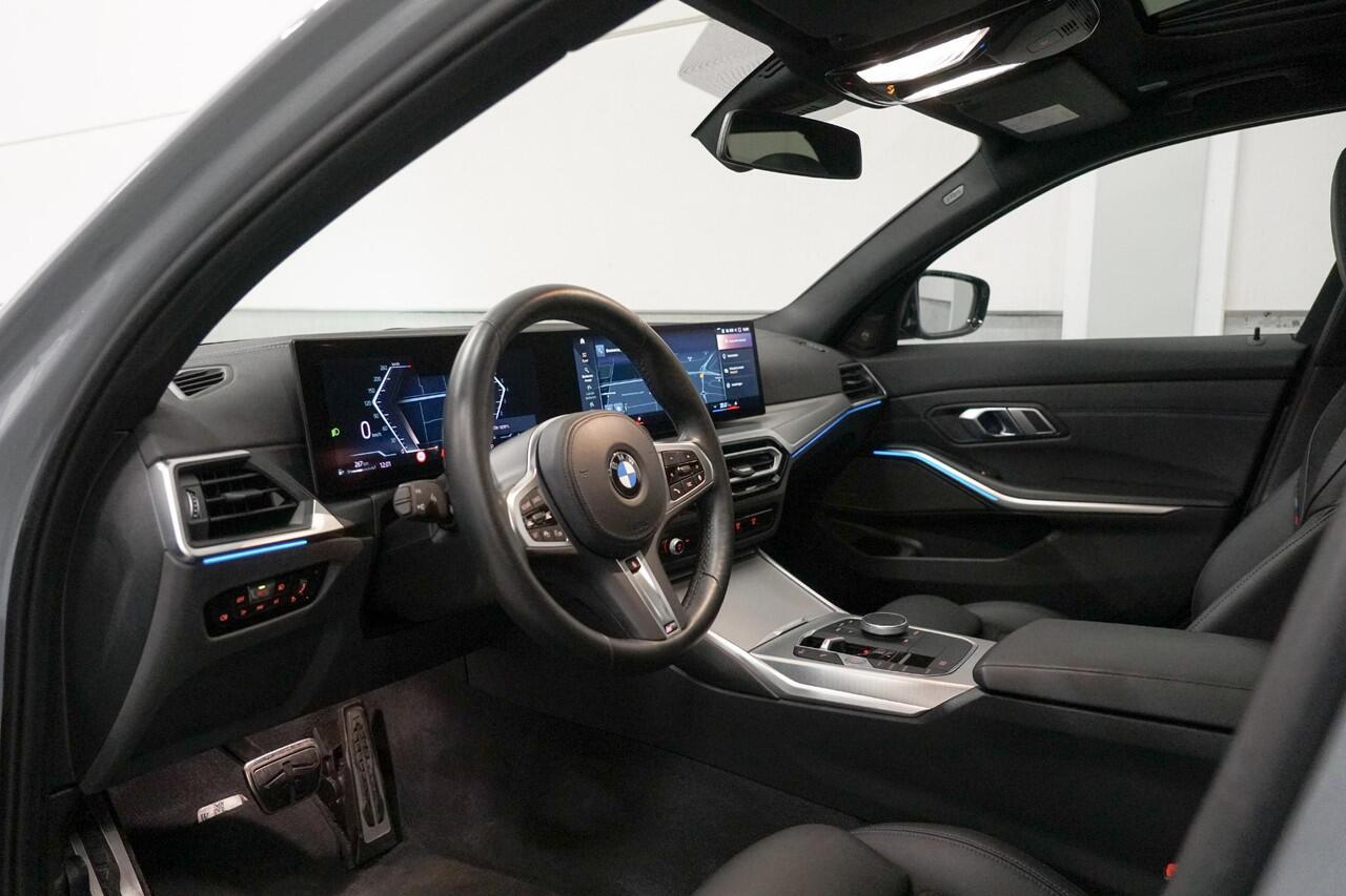 BMW 3-SERIE Touring M340i xDrive Panoramadak | Harman Kardon | Adapt. Cruise Control