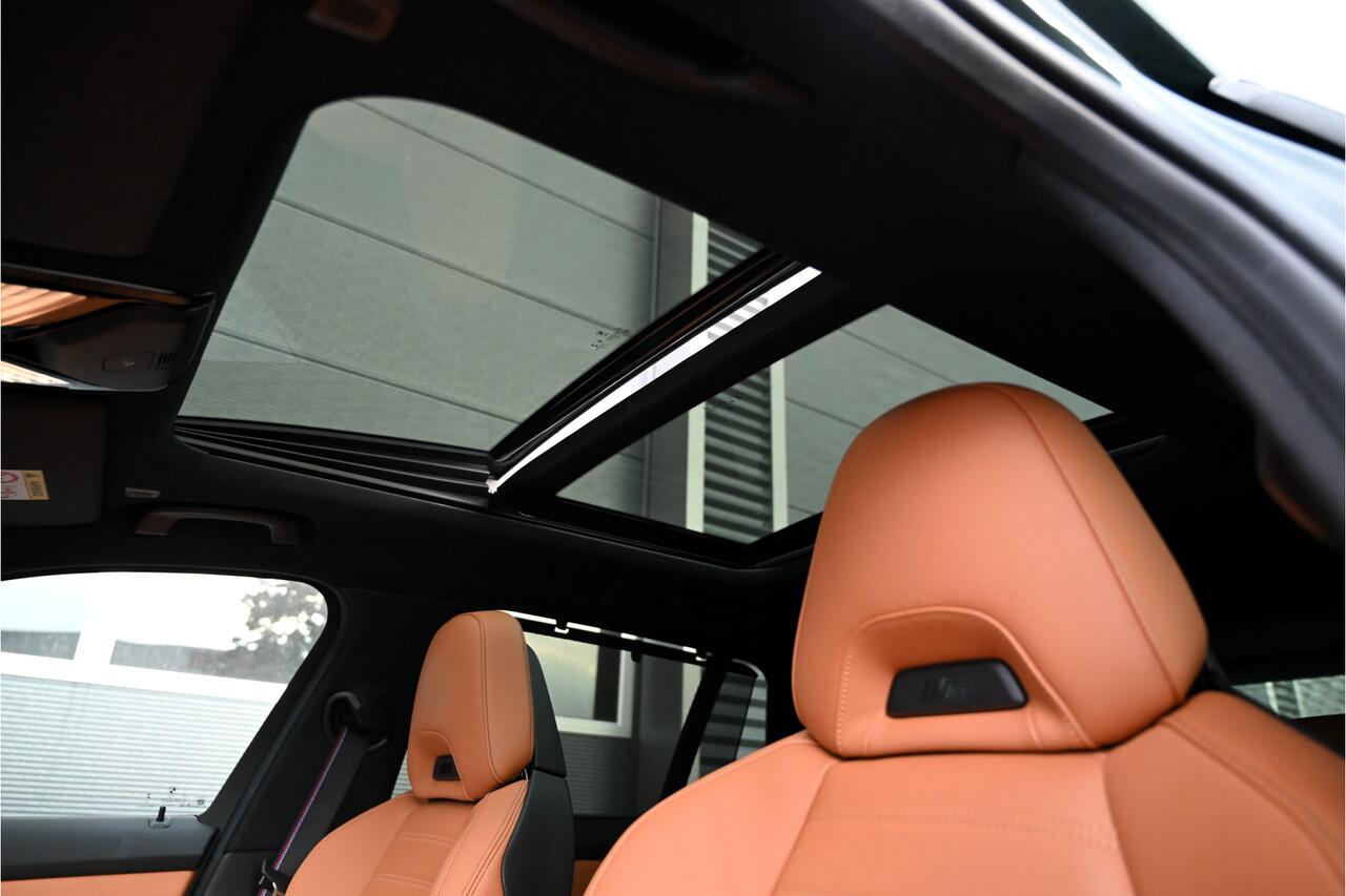 BMW 3-SERIE Touring 320e / M-SPORT / PANO / M-PERF SEATS / CARBON / HARMAN KARDON / MEMORY / HUD / OXFORDGREEN / 20"