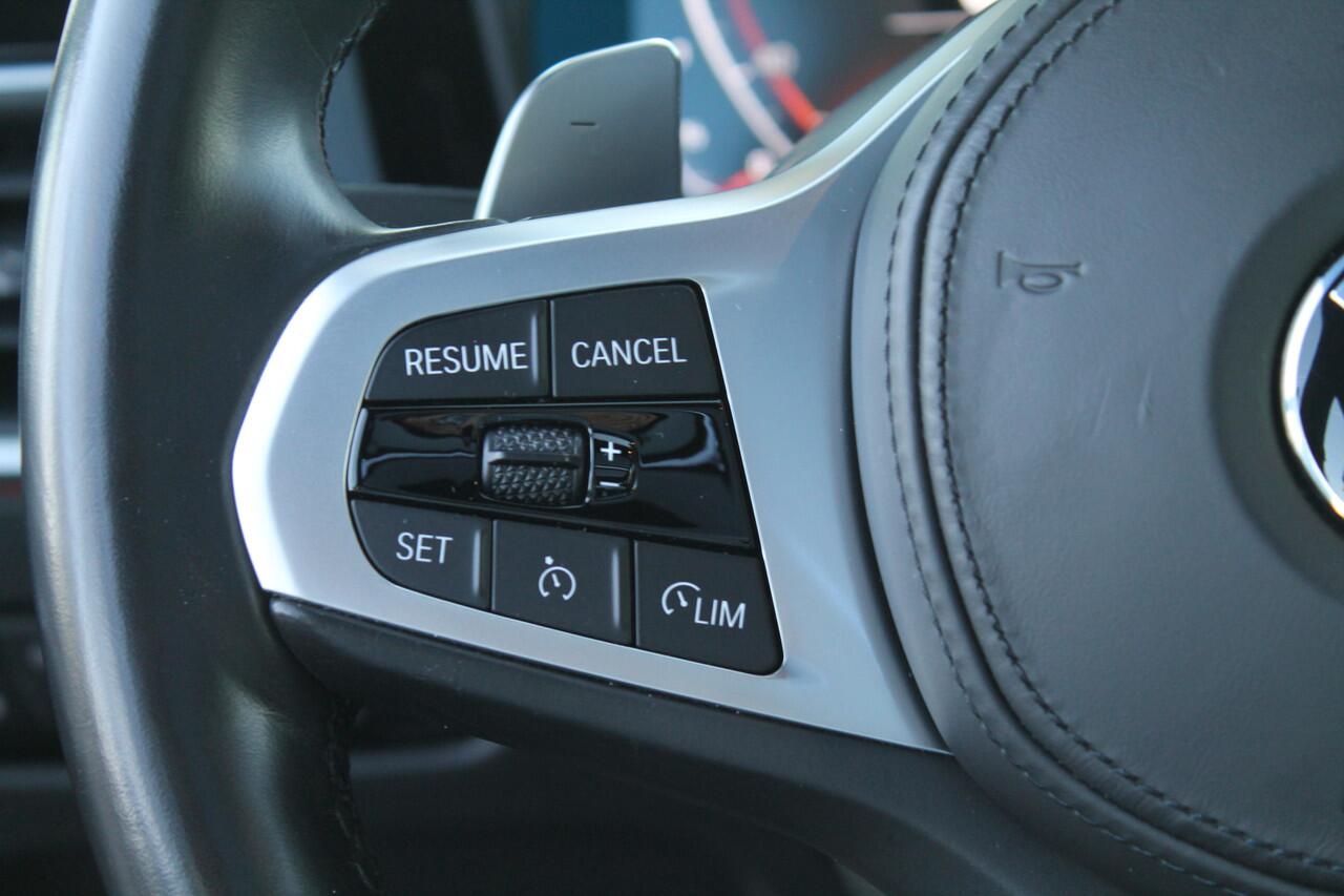 BMW 3-SERIE Touring 320i Executive M Sport Automaat / Panoramadak / Achteruitrijcamera / LED / Parking Assistant / M Sportonderstel / Live Cockpit Professional