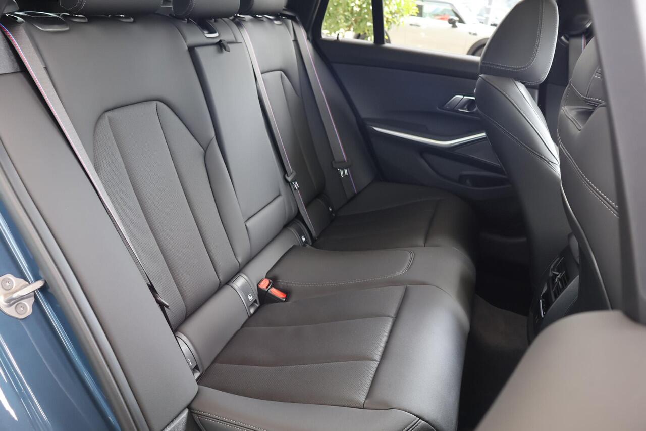 BMW 3-SERIE Touring 330e xDrive | M Sportpakket | Harman Kardon | Trekhaak