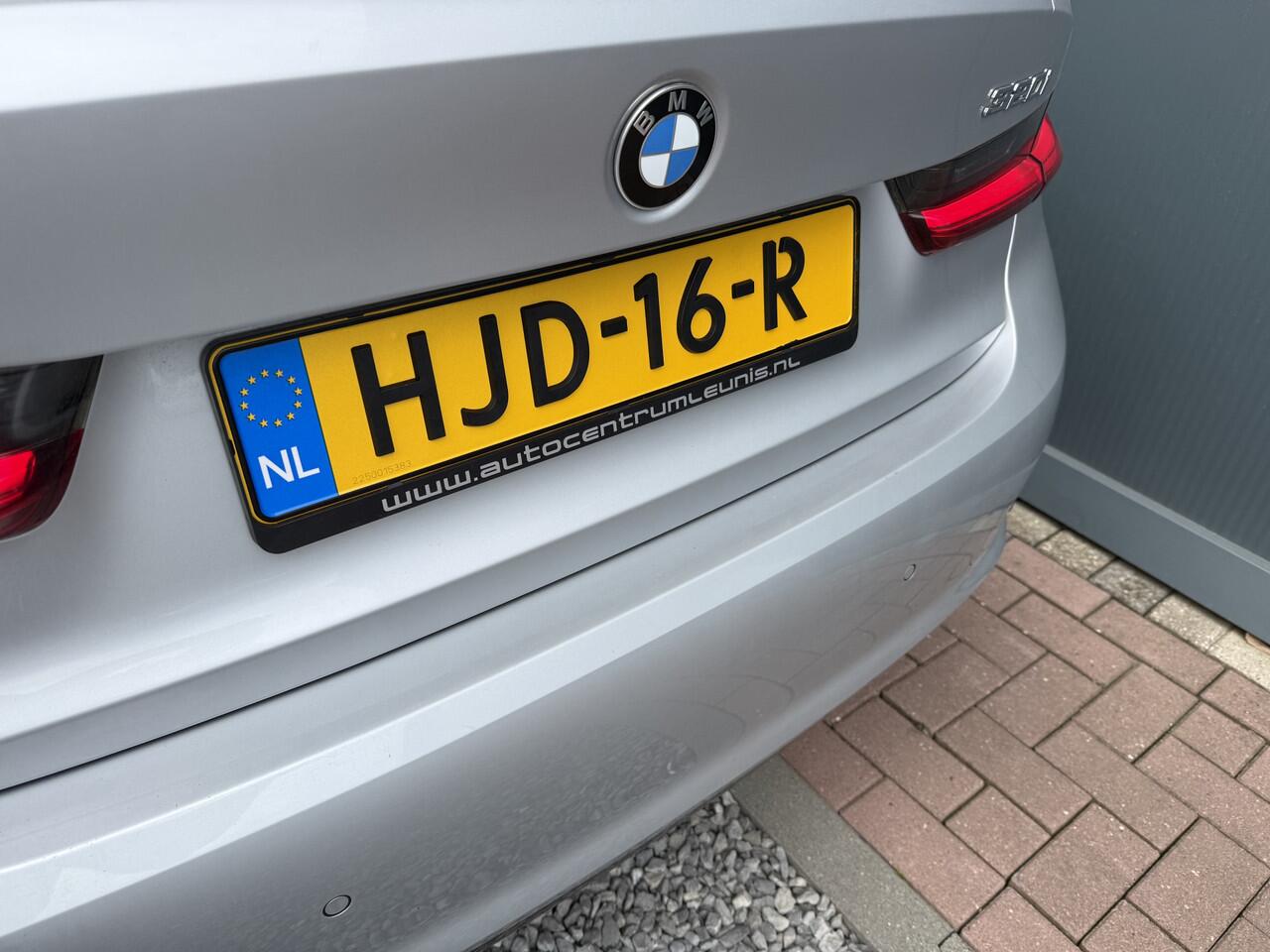 BMW 3-SERIE 320i Automaat High Executive Sedan