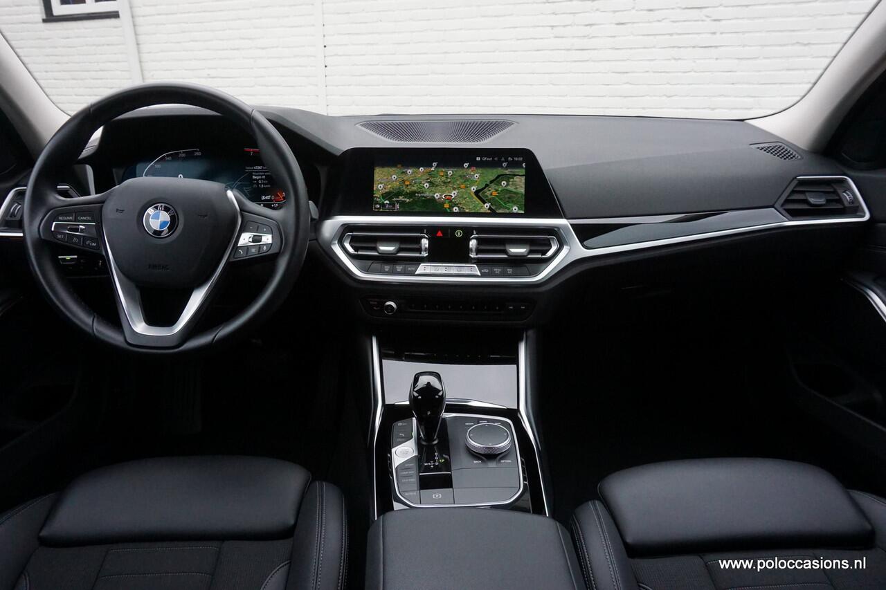 BMW 3-SERIE 318i Automaat | Carplay | LED | DAB+ | Sportstoel | Half leer