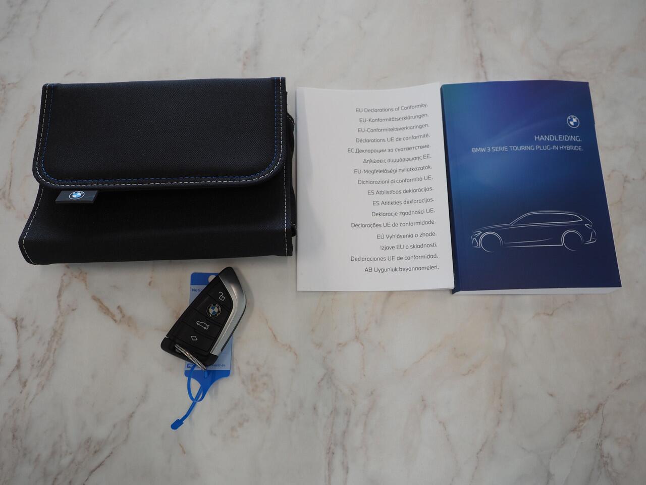 BMW 3-SERIE Touring 320e LCI Shadow Line | Nieuw Model | Widescreen | Carplay | Cruise | DAB | PDC | LED